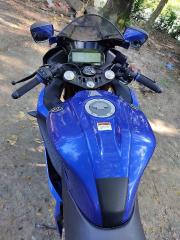 YAMAHA R15 V3